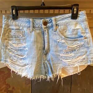 AMERICAN EAGLE Hi-Rise Festival Jean Shorts